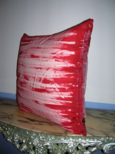 Anna Maria Di Giorgi: cuscino dipinto a mano su tela di cotone (retro)